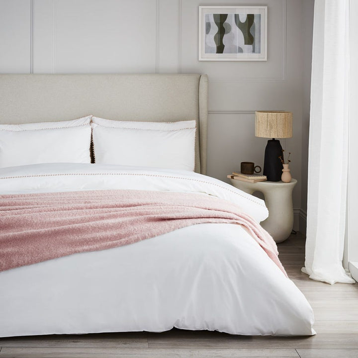 Pair of Girona Pillowcases - 200 TC - Cotton - White/Pink